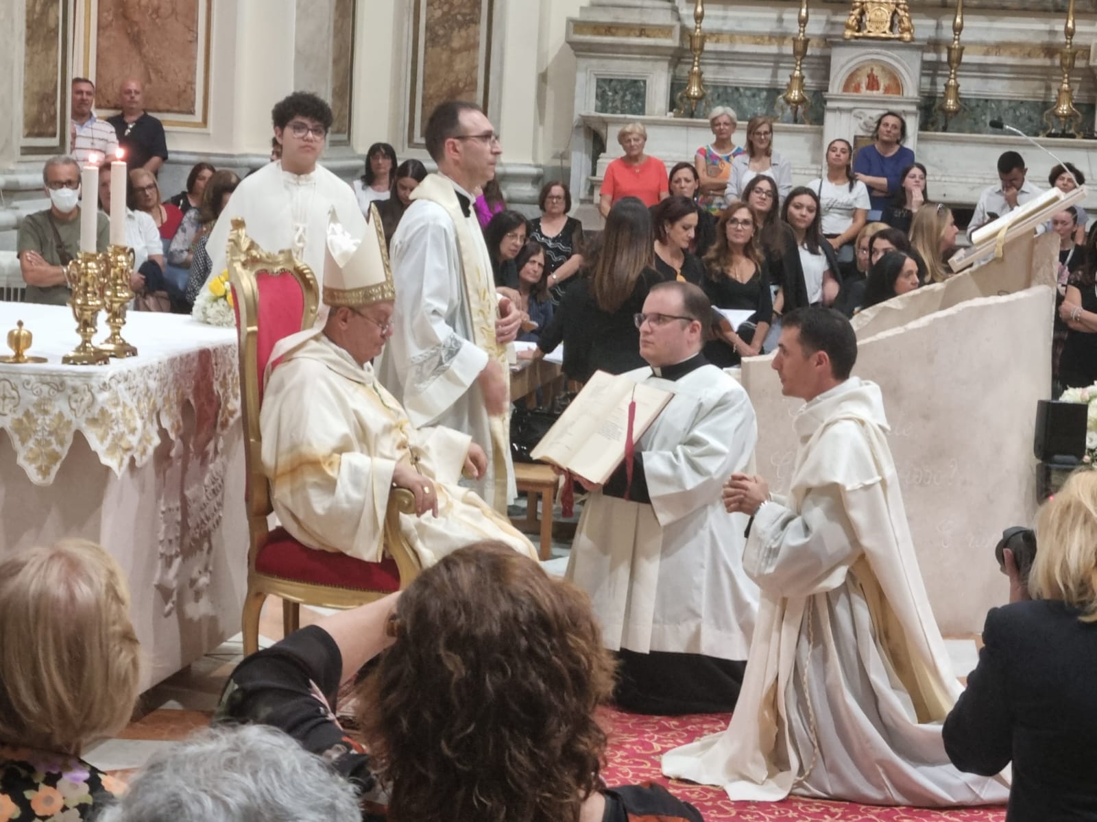 Don Ciro Maione è sacerdote. L'omelia del vescovo Di Donna – Diocesi di  Acerra